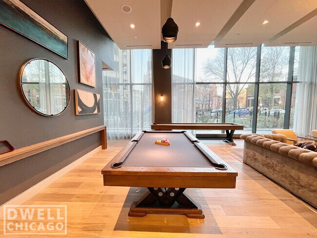 2301 N Lincoln Ave, Unit 1 in Chicago, IL - Building Photo - Building Photo