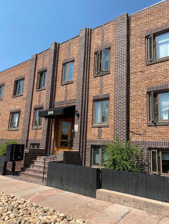 Milagros Apartments in Denver, CO - Foto de edificio
