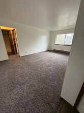 744 E Michigan Ave in Battle Creek, MI - Building Photo - Building Photo