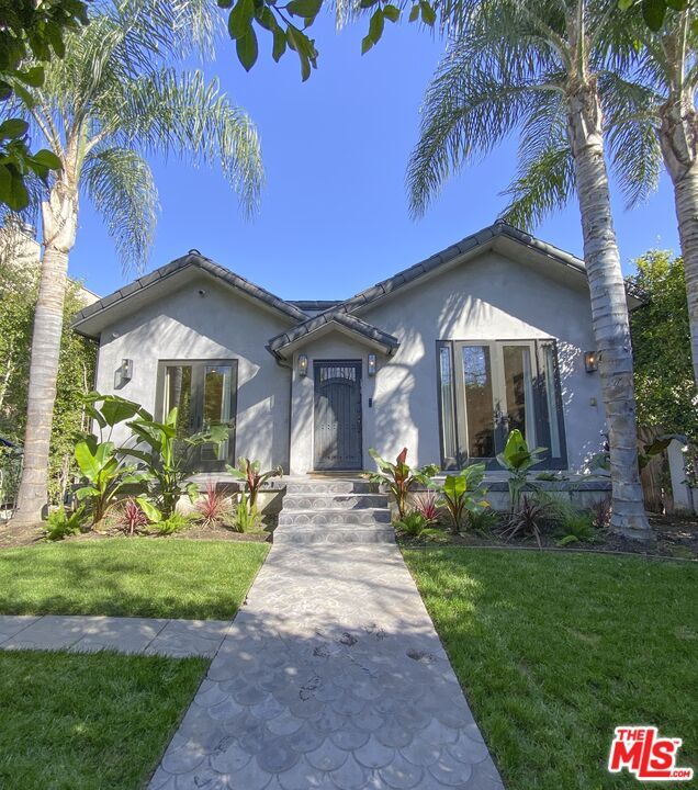 812 N Harper Ave in Los Angeles, CA - Building Photo - Building Photo