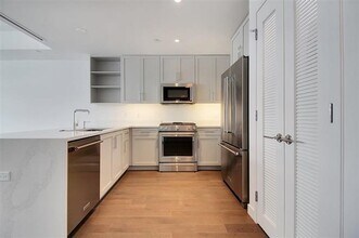 800 Ave at Port Imperial in Weehawken, NJ - Building Photo - Building Photo