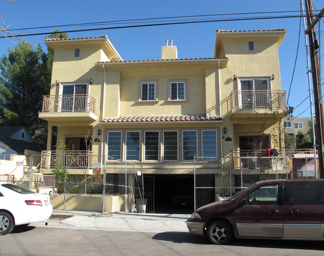 Fernglen Townhomes in Tujunga, CA - Building Photo - Building Photo