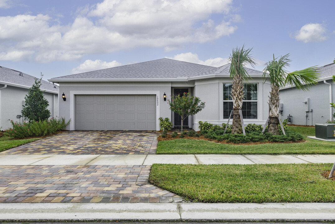 10602 Morning Glory Dr in Port St. Lucie, FL - Building Photo