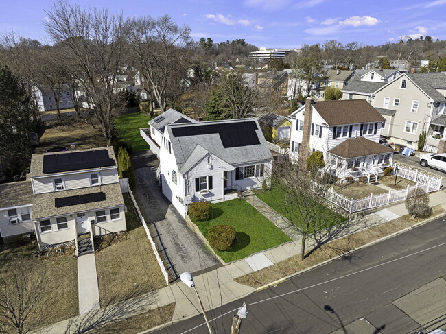 57 Forest Lawn Ave in Stamford, CT - Building Photo - Building Photo