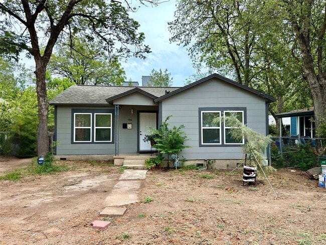 property at 914 E 39th St