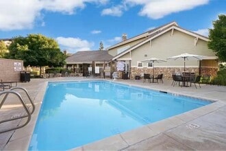 9621 Coney Island Cir in Elk Grove, CA - Building Photo - Building Photo