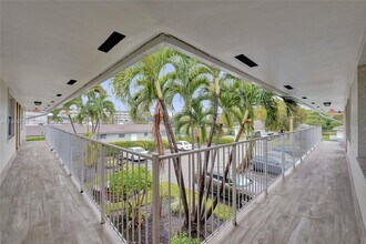 111 SE 4th Ave in Hallandale Beach, FL - Building Photo - Building Photo