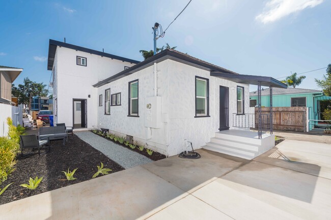 Magnolia Avenue in San Diego, CA - Foto de edificio - Building Photo