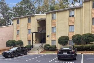 2398 Lawrenceville Hwy, Unit E in Decatur, GA - Foto de edificio - Building Photo