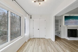 2209 Hunters Run Dr in Reston, VA - Building Photo - Building Photo