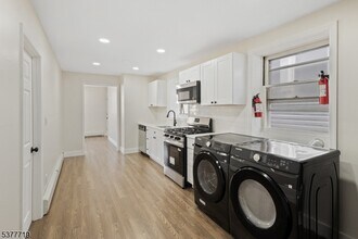 86 Farnham Ave in Garfield, NJ - Building Photo - Building Photo