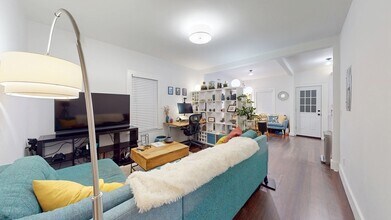 114 Hudson St in Somerville, MA - Building Photo - Building Photo