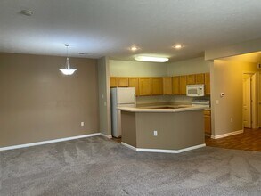 850 Hidden Ridge Ct, Unit 201 in South Park, PA - Building Photo - Building Photo