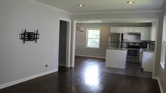 2637 Semmes St in Atlanta, GA - Building Photo - Building Photo