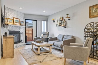 1845 Huron Dr in Ventura, CA - Building Photo - Building Photo