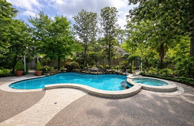 94 E Fairbranch Cir in The Woodlands, TX - Building Photo - Building Photo