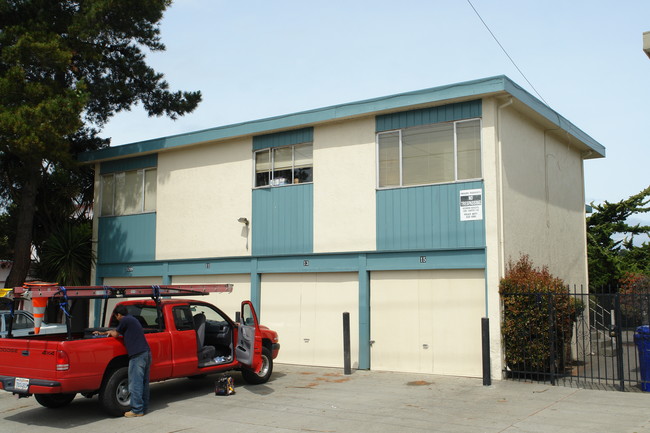 5209-5217 Burlingame Ave in Richmond, CA - Building Photo - Building Photo