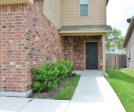 7026 Heathers Pond in San Antonio, TX - Building Photo - Building Photo