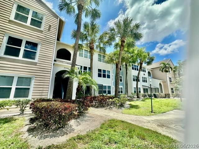 2305 N Congress Ave
