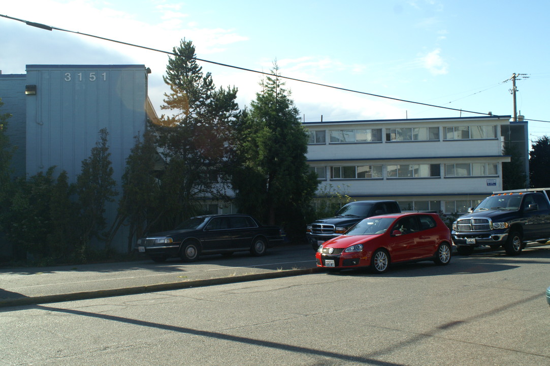 Riptide Apartments in Seattle, WA - Foto de edificio