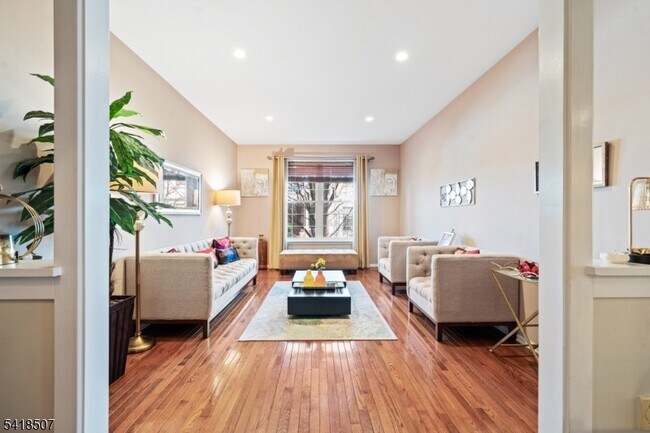 29 Newell St in Hillsborough Township, NJ - Building Photo - Building Photo