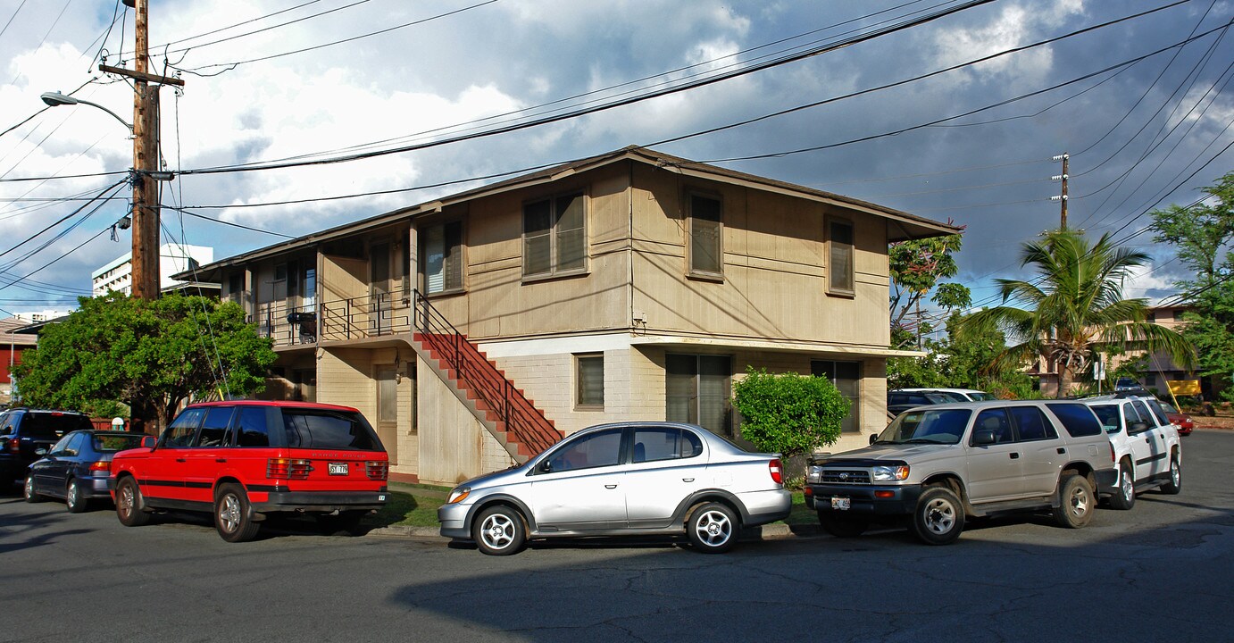 2970 Varsity Cir in Honolulu, HI - Building Photo