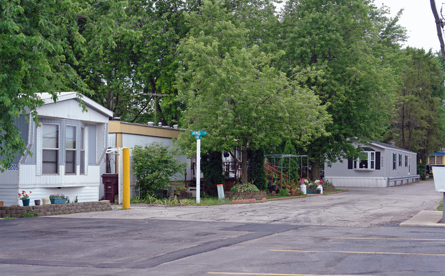 Valley Oaks in La Grange, IL - Building Photo - Building Photo