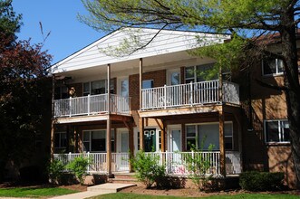 Trafalgar Gardens in Edison, NJ - Building Photo - Building Photo