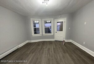 622 Alder St in Scranton, PA - Building Photo