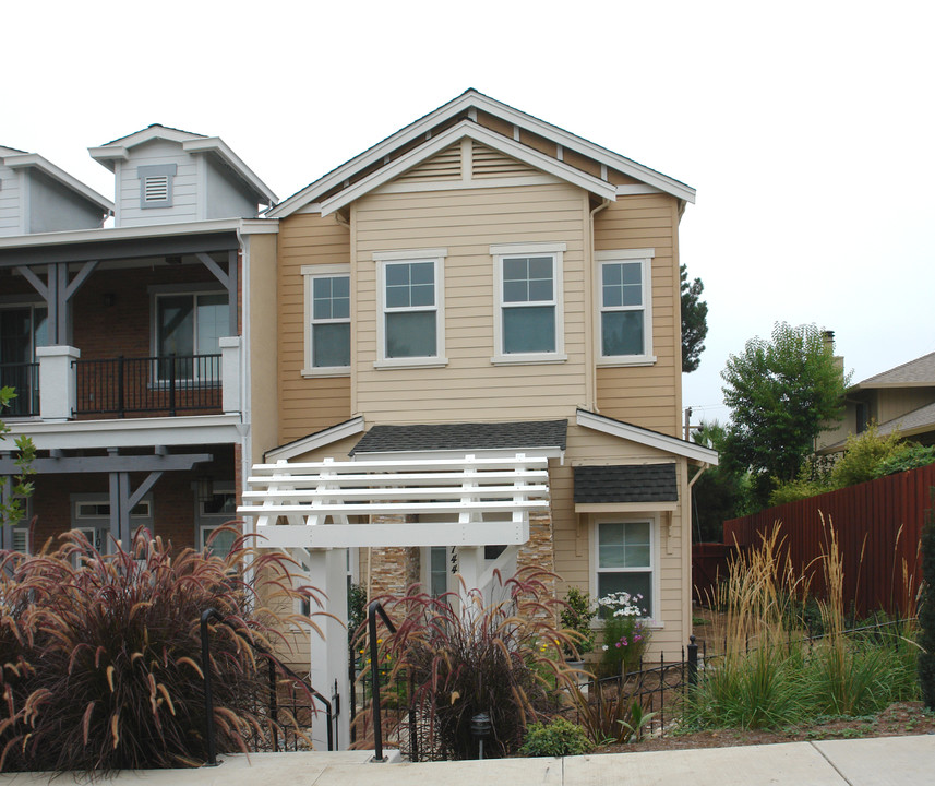 10744 Stevens Canyon Rd in Cupertino, CA - Building Photo