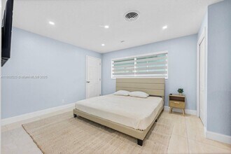 2128 Dock St in West Palm Beach, FL - Building Photo - Building Photo
