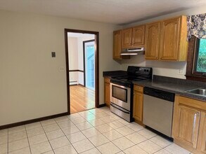 17 Circle Rd in Lexington, MA - Building Photo - Building Photo