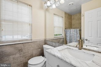 13505 Coates Ln in Herndon, VA - Building Photo - Building Photo