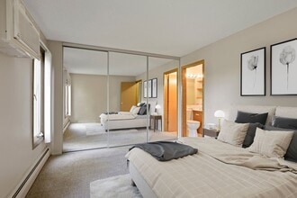 Parklawn Estates in Edina, MN - Foto de edificio - Building Photo