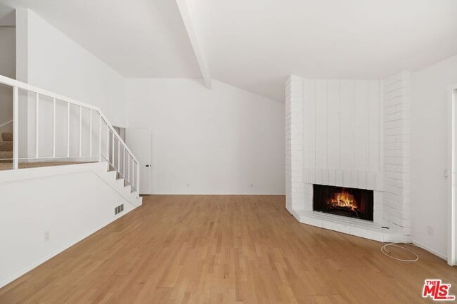 1646 Palisades Dr in Los Angeles, CA - Building Photo - Building Photo