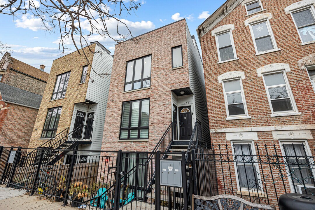 1738 W 17th St in Chicago, IL - Building Photo