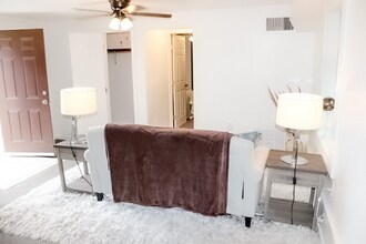 1617 Duels St-Unit -~ in New Orleans, LA - Building Photo - Building Photo