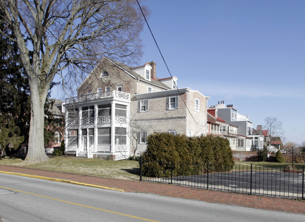 Jefferson House in New Castle, DE - Building Photo