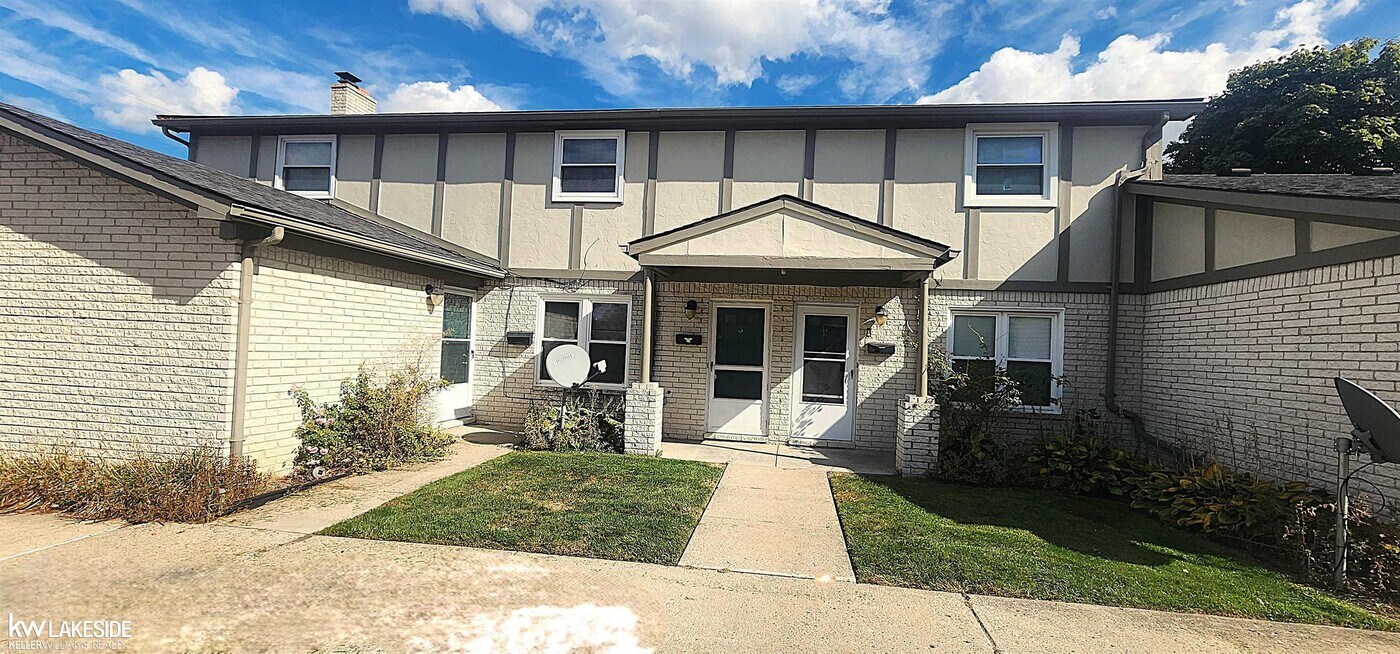 28838 Pardo St in Garden City, MI - Building Photo