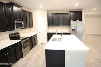 6816 Crosby Falls Dr in Jacksonville, FL - Building Photo - Building Photo