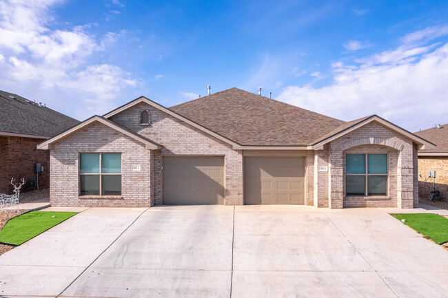 2009 Bryan Ave in Wolfforth, TX - Foto de edificio - Building Photo