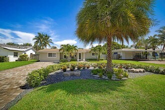2445 SE 7th St in Pompano Beach, FL - Building Photo - Building Photo