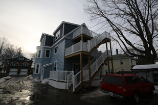 123 Elm St, Unit 2 in Amesbury, MA - Foto de edificio - Building Photo