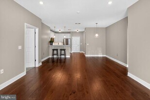 300 W Elm St in Conshohocken, PA - Building Photo