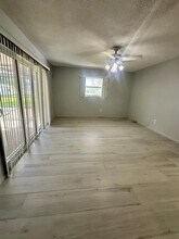 9480 SW 99th St in Miami, FL - Building Photo - Building Photo