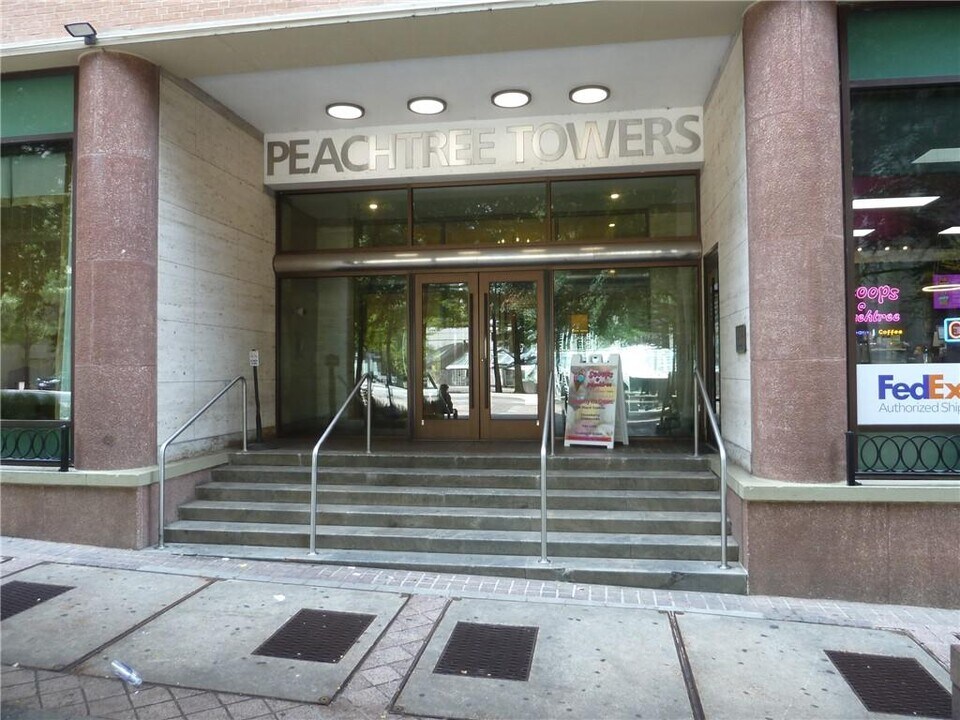 300 Peachtree St NE in Atlanta, GA - Building Photo