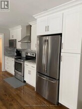 204 Weldon Ave in Oakville, ON - Building Photo - Building Photo