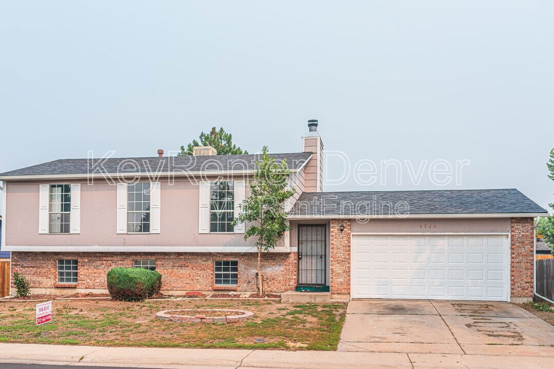 4560 Eureka Ct in Denver, CO - Building Photo