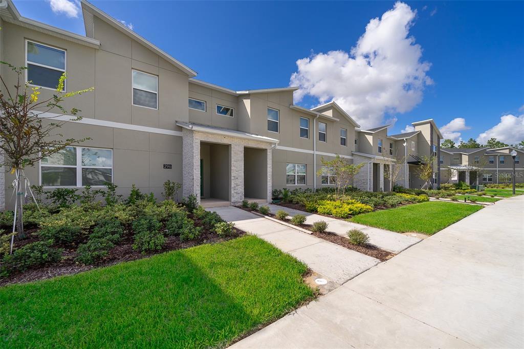 296 Ocean Course Ave in Davenport, FL - Building Photo