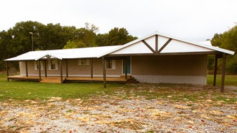 20499 Dabbs North Rd in Jerseyville, IL - Building Photo